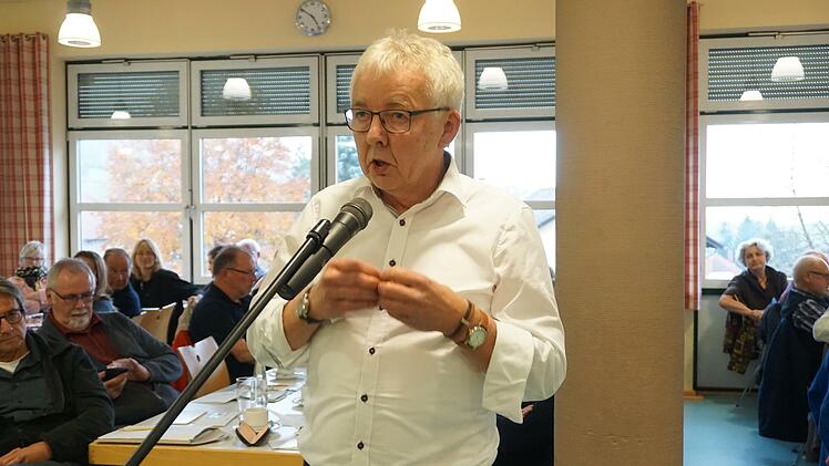 Der kommissarische Vorsitzende der Region Saale-Sinn, Bernhard Walter, musste verbale Ohrfeigen vom Rhönklub-Präsidenten einstecken.