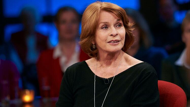 Schauspielstar Senta Berger war schon h&auml;ufiger beim "K&ouml;lner Treff" zu Gast und l&auml;sst es sich nicht nehmen, auch in der Jubil&auml;umsausgabe dabei zu sein.