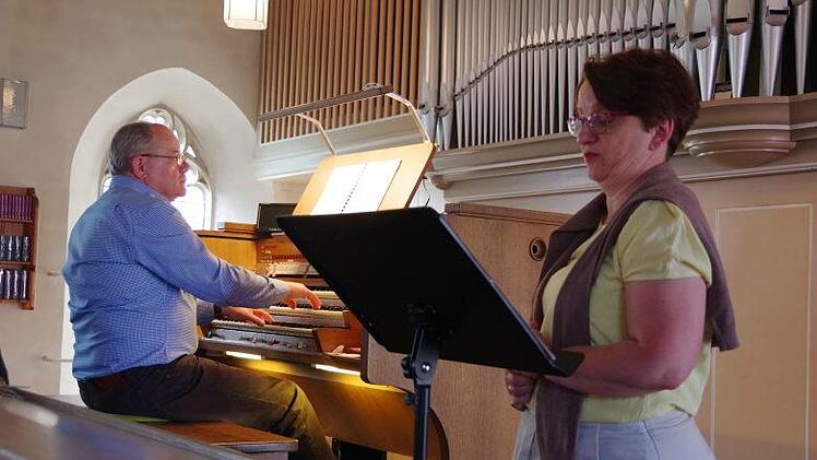 Mit dem "Karneval der Tiere" landeten Dekanatskantor Marius Popp an der Orgel und die Sprecherin Susanne Popp einen Volltreffer.Heike Schülein