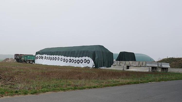 Die Biogasanlage in Kairlindach die um Ställe für 480 Tiere in Richtung Westen erweitert werden sollRichard Sänger