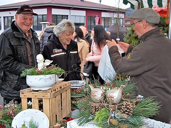 An knapp 40 Verkaufsständen gab es vielfältiges Kunsthandwerk zu bestaunen und zu kaufen. Fotos: Sigismund von Dobschütz