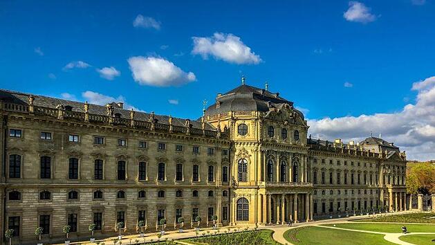 Ob Residenz, Dom, Marienburg oder Main - in Würzburg lässt sich viel erleben. Für einen angenehmen Aufenthalt, haben wir hier einige Hotels für Sie. Symbolbild: pixabay.com