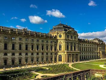 Ob Residenz, Dom, Marienburg oder Main - in Würzburg lässt sich viel erleben. Für einen angenehmen Aufenthalt, haben wir hier einige Hotels für Sie. Symbolbild: pixabay.com