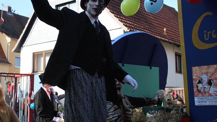 Eindrücke vom Faschingszug in Steinach.  Foto: Robert Huger