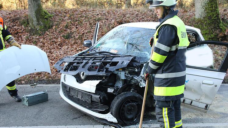 Diesem Feuerwehrmann ist die Betroffenheit nach dem schweren Unfall zwischen Neustadt bei Coburg und dem Stadtteil Meilschnitz anzusehen.Michael Stelzner