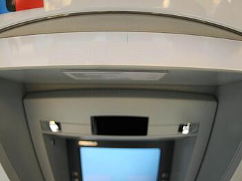 Ein Geldautomat der VR-Bank bleibt in der Weidhäuser Filiale ebenso wie in Gestungshausen erhalten. CT-Archiv