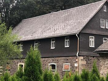 Das Anwesen Talstraße 7 soll auf Vorschlag des Bürgermeisters zu einem Dorfgemeinschaftshaus umfunktioniert werden. Das Projekt wurde nun für die Förderoffensive Nordostbayern angemeldet. Veronika Schadeck