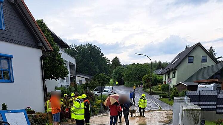 Großheirath: Feuerwehr bei Überflutung am Limit - Beschwerden machen fassungslos