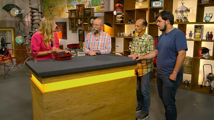 Die Expertin taxierte auf bis zu 200 Euro f&uuml;r die historische Schatulle mit dem verspielten Musik-Feature. "Ui, ehrlich?!", staunte Horst Lichter. "Das Zehnfache des Wunschpreises!", freute er sich f&uuml;r seine G&auml;ste mit. Doch am Ende z&auml;hlte die Meinung der H&auml;ndler. W&uuml;rden die der Expertise folgen?