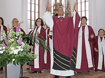 Der "Golden Gospel Choir" verlieh der Jubiläumsveranstaltung den festlichen Rahmen und begeisterte die Zuhörer. Foto: Armin Pregartner