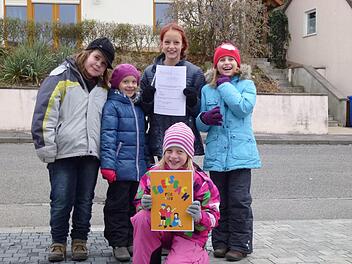 Diese Ebelsbacher Kinder haben die Dorfralley in dem Malbuch getestet: Sie sind begeistert. Foto: may