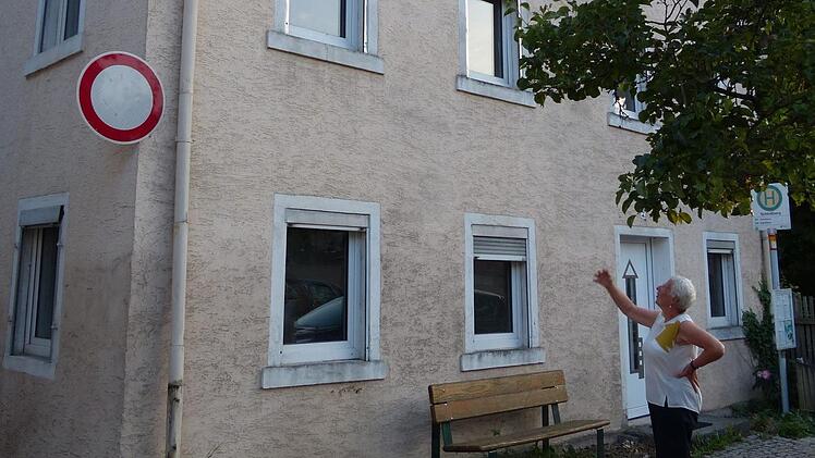 Das Gebäude in der Walter-Schottky-Straße, das mit dem Verwaltungsbau verbunden ist, soll im Obergeschoss einen Teil des Gemeindearchivs aufnehmen. Foto: Pauline Lindner