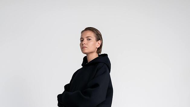 Kapuzenpullover sind ein klassisches genderneutrales Kleidungsstück.