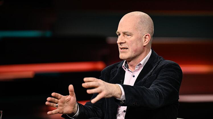 Milit&auml;rexperte Christian M&ouml;lling mahnte: "In dieser Phase, in der die Welt komplett neu gestaltet wird, hat man keine Gestaltungsmacht, wenn man sich st&auml;ndig auseinanderdividiert."