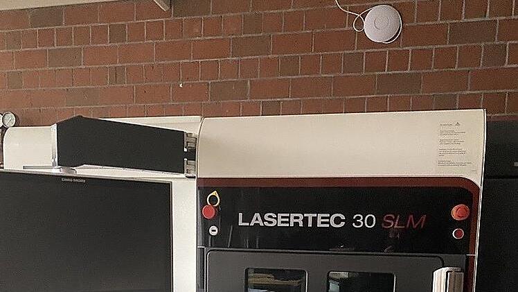 Dieser moderne 3D-Drucker steht im Beruflichen Schulzentrum.