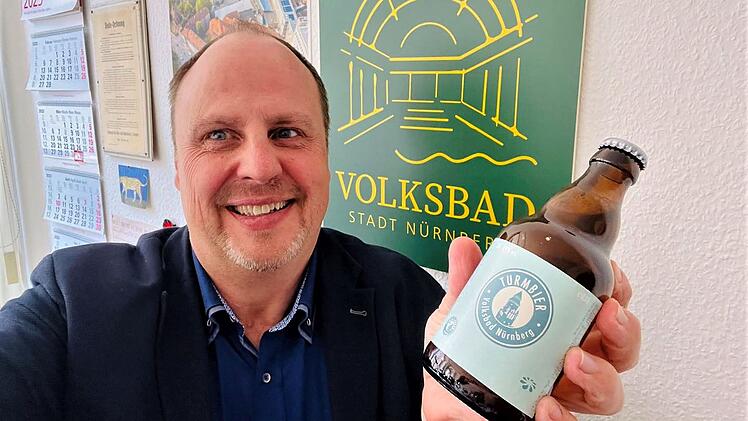 N&uuml;rnberg: Rekonstruktion des Volksbad-Turms - Gleichnamiges Bier f&uuml;r Sponsoren ist da