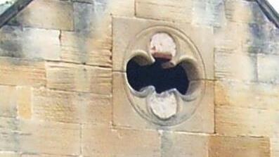 Die alte Synagoge in Gleusdorf - hier ein Detail der Fassade - soll saniert werden. Fotos: Helmut Will