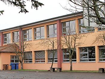 Das Schulhaus in Kirchlauter beheimatet die Verwaltung sowie die dritte und vierte Klasse der Grundschule Kirchlauter.  Foto: Günther Geiling