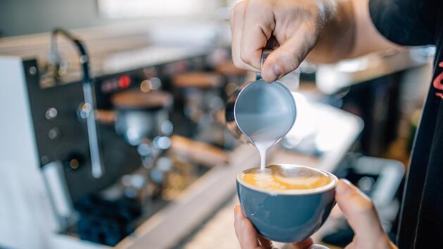 Der Betreiber des "Caf&eacute; Mohrenhaus" wurde vermehrt unter Druck gesetzt, den Namen zu &auml;ndern.