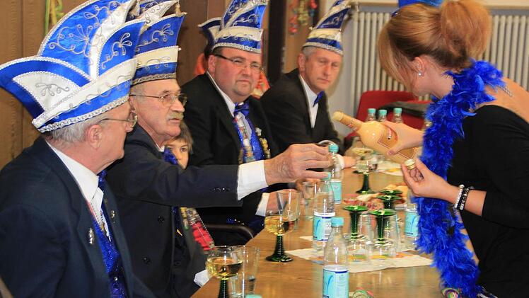 Eierlikör für die Elferräte Foto: Matthias Einwag