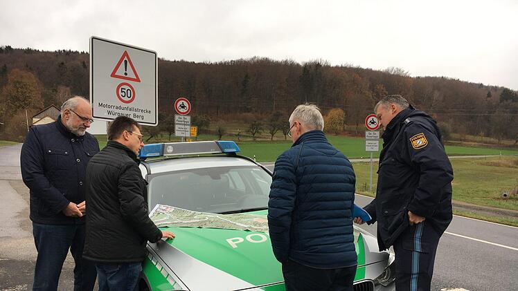 Die Verkehrskommission zieht am Würgauer Berg Bilanz.Foto: Anette  Schreiber