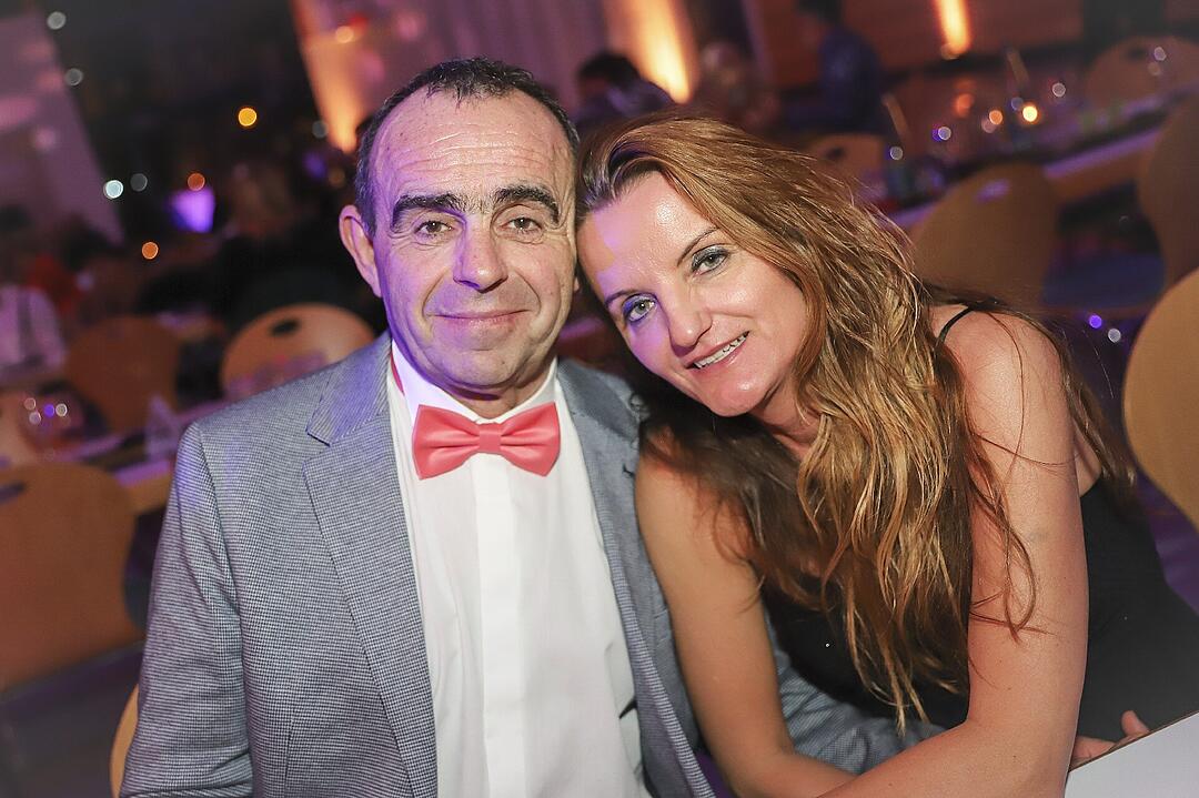 Es wurde in das Jahr 2025 gefeiert.