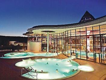 Die KissSalis-Therme l&auml;dt zum Entspannen ein.