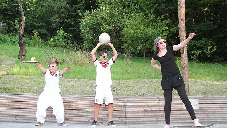 Ritter-Sport neu interpretiert: Denn Ritter müssen ihre Muskeln immer stählen, auch wenn sie stöhnen.