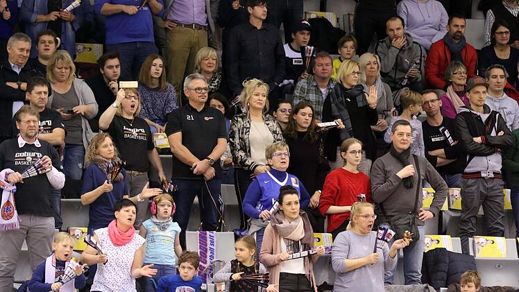Rekordbesuch: Knapp 1100 BBC-Fans pilgerten gegen die Ulmer Talentschmiede in die HUK-Arena.