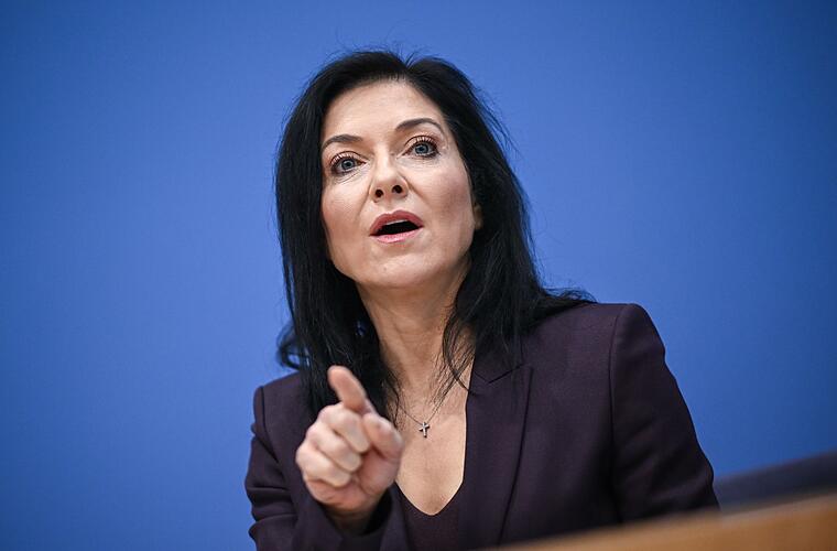 Langer Weg zum Wirtschafts-Comeback - Reiche senkt Prognose