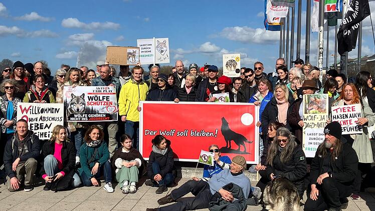Mahnwache zur Befreiung des Hamburger Wolfs