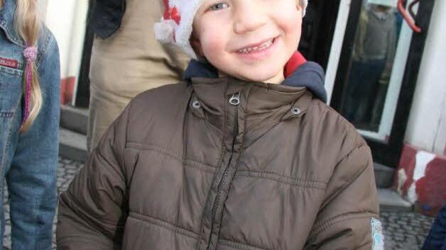 Samuel Heinzel (4) ist mit dem Papa da und traf beim Heiligen Frühschoppen vor dem Casa auch schon Freunde aus dem Kindergarten