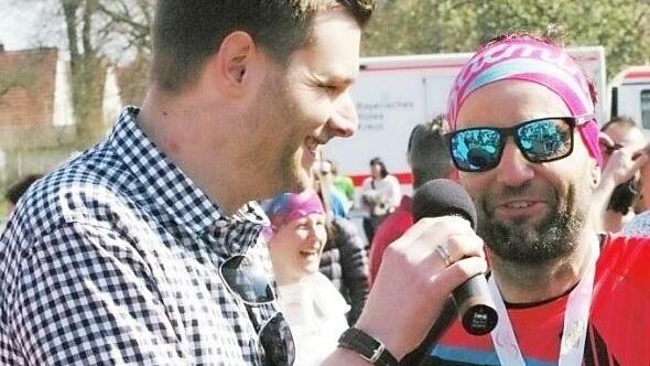 Gute Stimmung bei Marathon-Sieger Felix Mayerhofer (rechts)