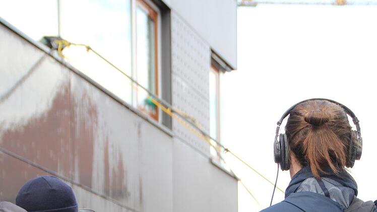 Das Produktionsteam von "Galileo" begleitete Geb&auml;udereiniger in H&ouml;chstadt. Foto: Mirjam Stumpf