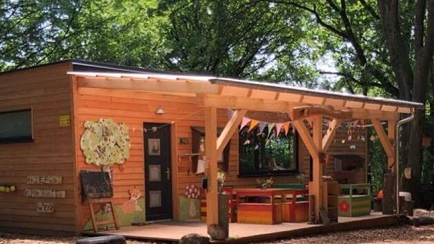 In Ramsthal will die Gemeinde einen neuen Kindergarten bauen, jedoch dr&auml;ngt die Zeit und es fehlt noch das passende Grundst&uuml;ck. F&uuml;r die &Uuml;bergangszeit  k&ouml;nnte ein Waldkindergarten eine L&ouml;sung sein. Susanne Neuner stellte den Waldkindergarten  Lohr in Ramsthal vor. Foto: Susanne Neuner