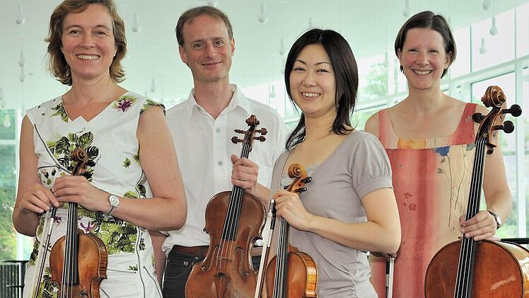 Das Berganza-Quartett wurde 2003 von Mitgliedern der Bamberger Symphoniker gegründet: Aki Sunahara (Violine), Sabine Lier (Violine), Christof Kuen (Viola) und Katja Kuen (Violoncello).   Foto: pr