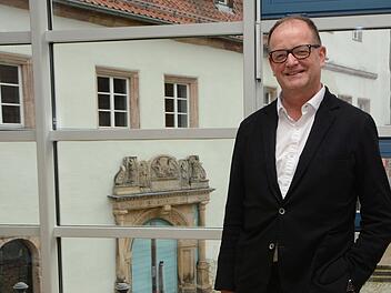 Als Dekan ist Friedrich Hohenberger auch Herr übers Burggut und wohnt dort vorübergehend in einer kleinen Wohnung, bis das Dekanat fertig renoviert ist.