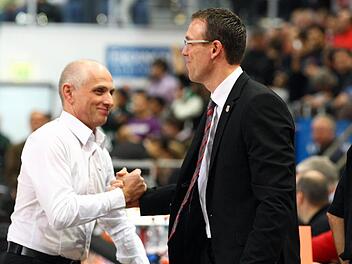 Ab sofort sind der Sportliche Leiter Wolfgang Heyder (l.) und Trainer Chris Fleming nicht mehr f&uuml;r die Borse Baskets t&auml;tig. Foto: sportpress