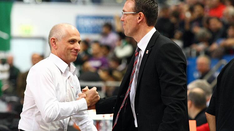 Ab sofort sind der Sportliche Leiter Wolfgang Heyder (l.) und Trainer Chris Fleming nicht mehr f&uuml;r die Borse Baskets t&auml;tig. Foto: sportpress