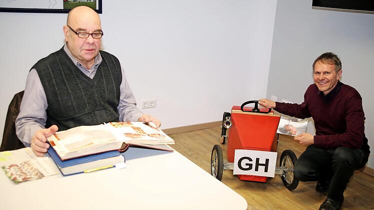 Heinz Winkelmann und Gerd Hoffmann schwelgen in Erinnerungen.