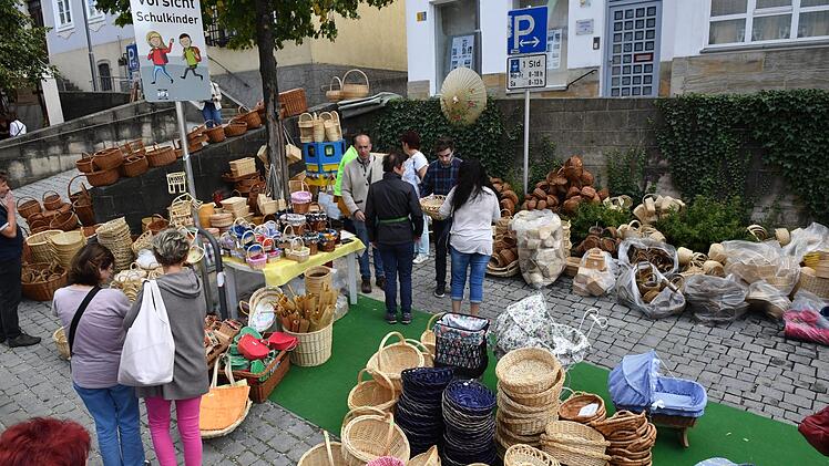 Impressionen vom Korbmarkt.