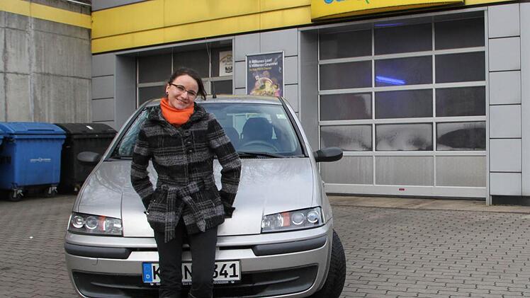 Bis Ostern will Redakteurin Ulrike Müller kein Wasser verschwenden. Ihr Auto hat sie trotzdem gewaschen. Foto: Herbert Belz