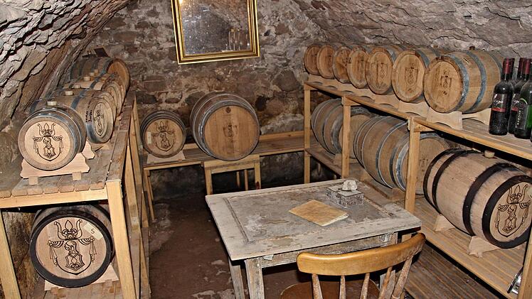 Blick in den Felsenkeller der "Wunderlich & Son Distillery" MaroldsweisachHelmut Will