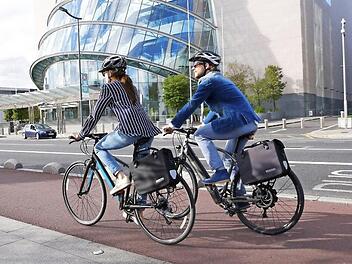 Um die Verkehrsbelastung in den Städten zur verringern und für den Klimaschutz soll das Radfahren gefördert werden. Deshalb bieten viele Unternehmen "Jobräder" an. Doch im öffentlichen Dienst in Bayern ist das laut Stadtverwaltung nicht möglich. Foto: www.pd-f.de / ortlieb.com