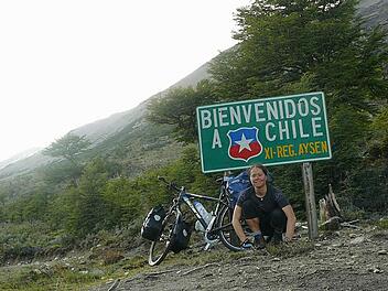 Barbara Weith bei einem der vielen Grenzübertritte zwischen Argentinien und Chile. Fotos: Barbara Weith