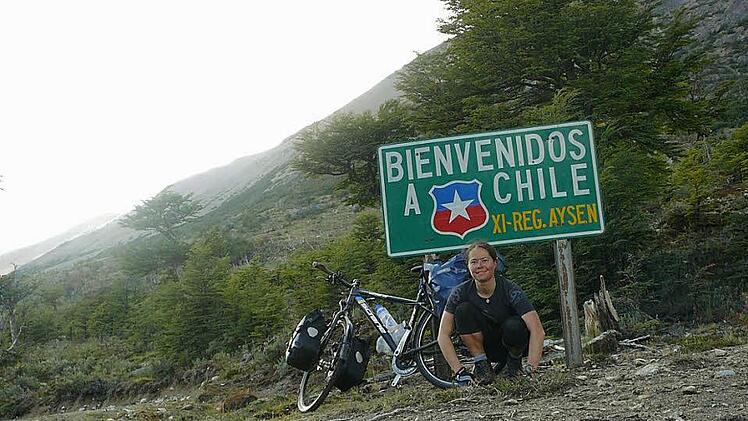 Barbara Weith bei einem der vielen Grenzübertritte zwischen Argentinien und Chile. Fotos: Barbara Weith