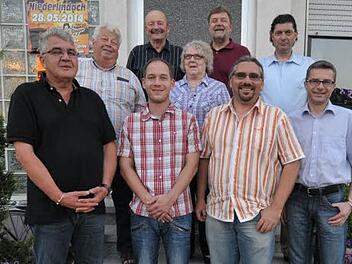 Karl Neubauer (l.) ist neu im Vorstand des Bürgerblocks, die restlichen Funktionäre wurden im Amt bestätigt. Foto: Roland Meister