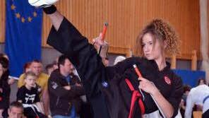 Larissa Römer von der SpVgg Reuth mit ihrer Sai Kata bei den German Open im Mai in Giebelstadt. Fotos: privat