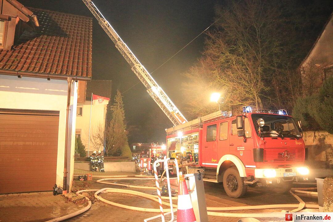 Großeinsatz: Scheunenbrand in Seigendorf