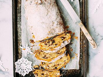 Christstollen-Dieb greift zwei Angestellte an und versucht zu fl&uuml;chten. Weit kam er aber nicht. Foto: Jennifer Pallian/ Unsplash